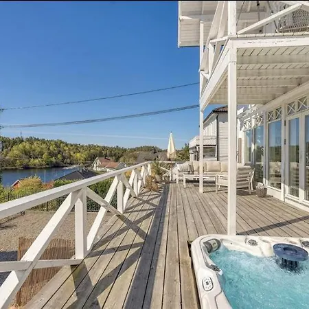Casa vacanze Casamomo, Sorlandshus Med Det Lille Ekstra Arendal